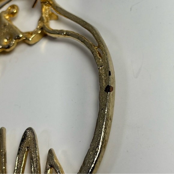 Vintage Large 3 1/2” Gold Tone Cat Shaped Brooch - Picture 8 of 8